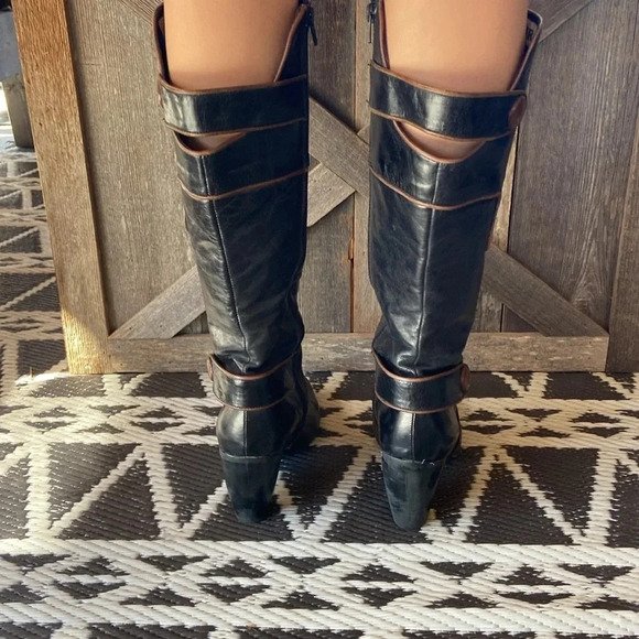 Cobra |  Heeled Knee High Boots - Picture 4 of 9
